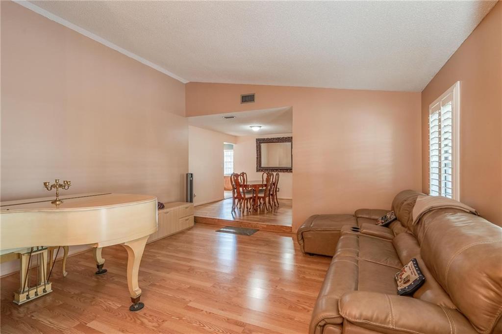 Jacaranda Lakes Sec 1 92- - Residential