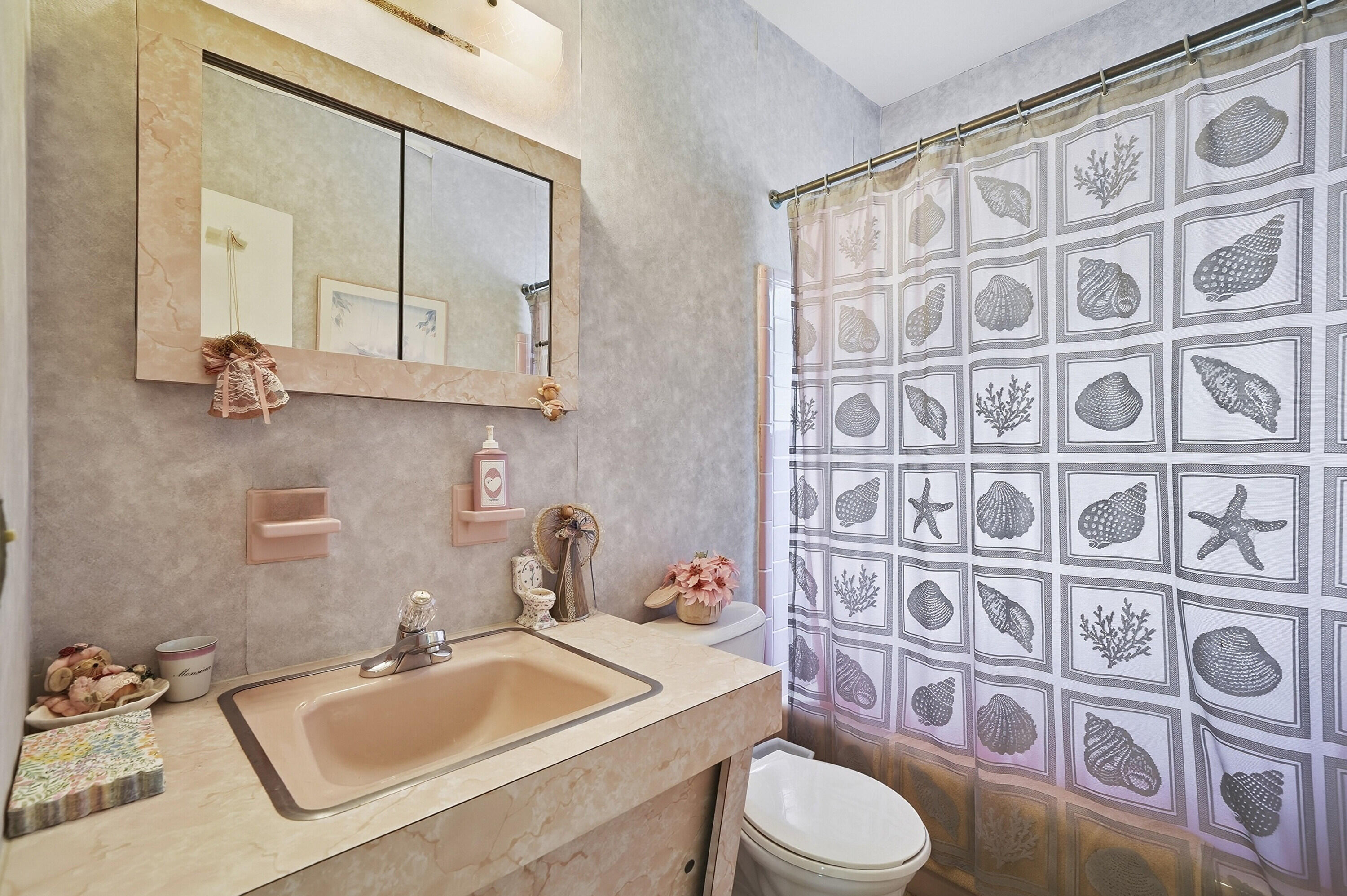 PLANTATION GARDENS 4TH SEC - Residential