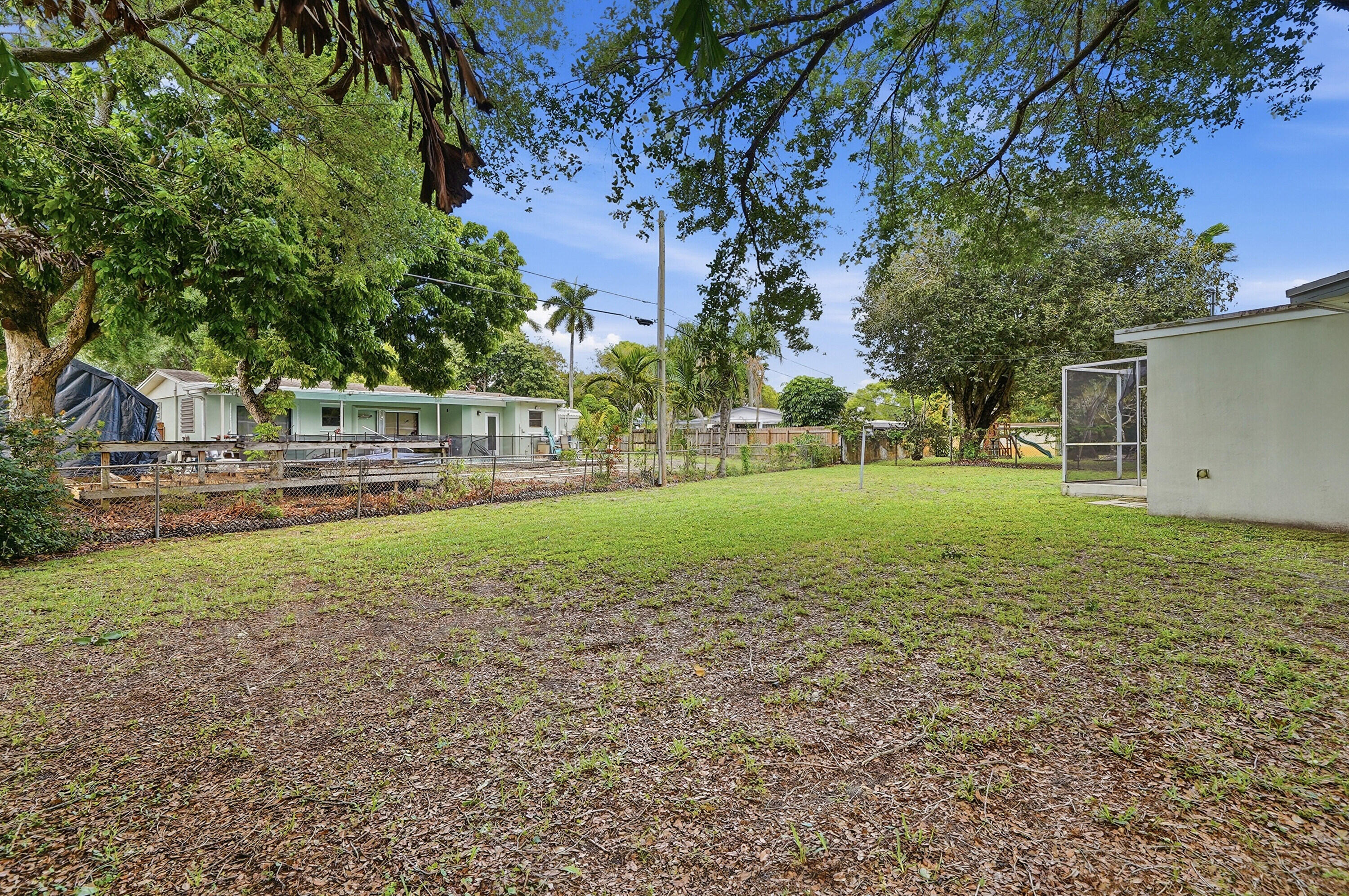 PLANTATION GARDENS 4TH SEC - Residential