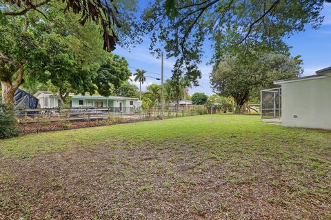Tiny photo for 5333 Plantation Road, Plantation, FL 33317 (MLS # B26013683)