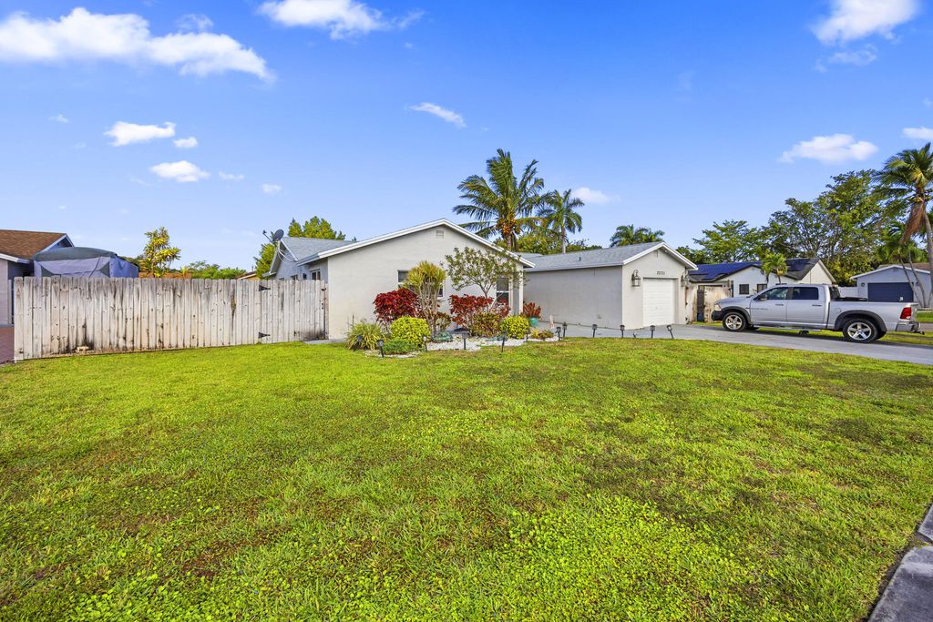 Photo of 22731 SW 55th Way, Boca Raton, FL 33433 (MLS # B26011580)