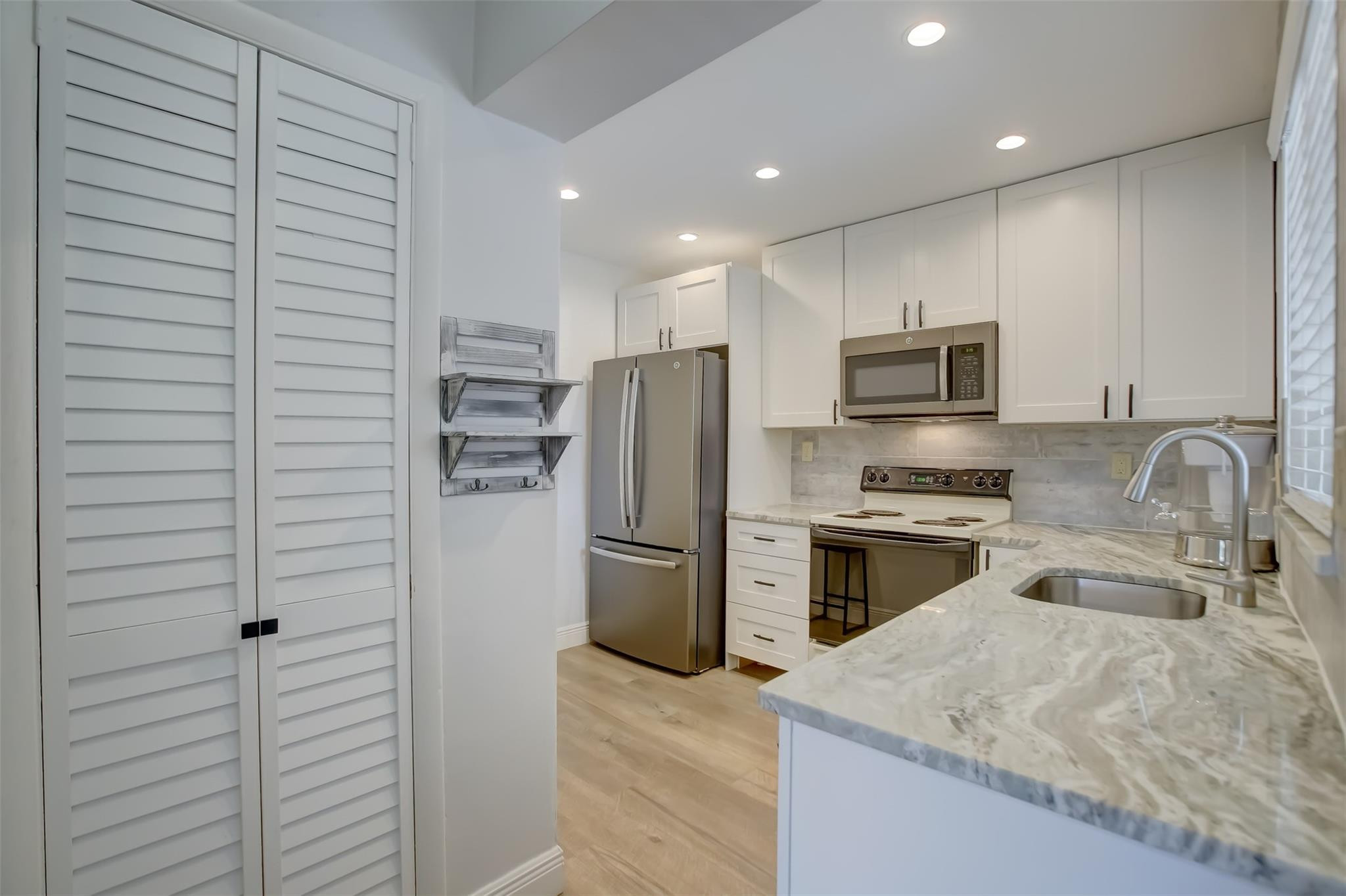 Bon Bini Condominium - Residential Lease