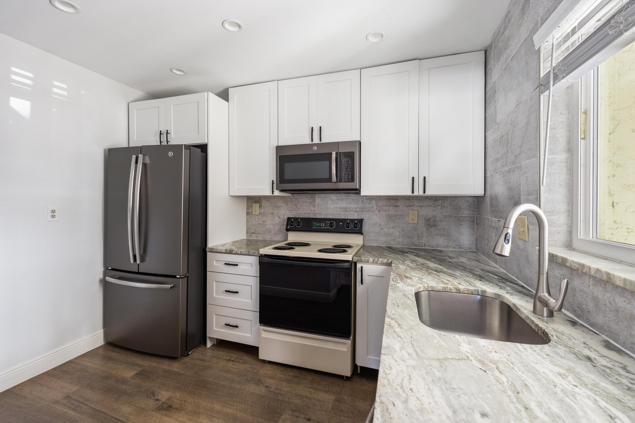 Bon Bini Condominium - Residential Lease