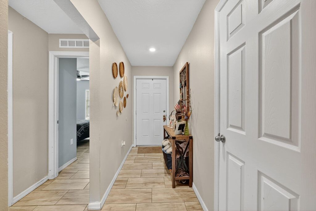 Photo of 251 NW Lincoln Avenue, Port Saint Lucie, FL 34983 (MLS # R11129467)