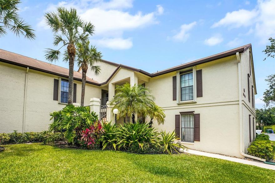 Beautiful 2 bedroom + den/office (possible 3rd bedroom), 2 bathroom condo on the 2nd floor located in very desirable Park Pointe neighborhood. This condo features a large eat-in kitchen, spacious living area, private screened balcony with lake views, accordion hurricane shutters for all the windows, large bedrooms, cathedral ceilings, and lots of storage. Huge master suite and great closet space in the master bedroom. Excellent location, easy access to turnpike and shopping, and great community! Cable, exterior maintenance, recreation facilities (pool, clubhouse, tennis) all included in the HOA Fees.