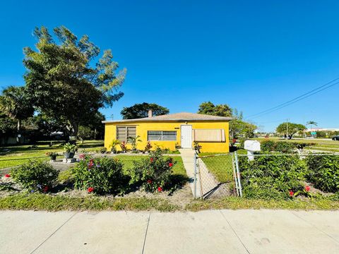 A home in Deerfield Beach