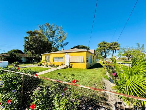 A home in Deerfield Beach