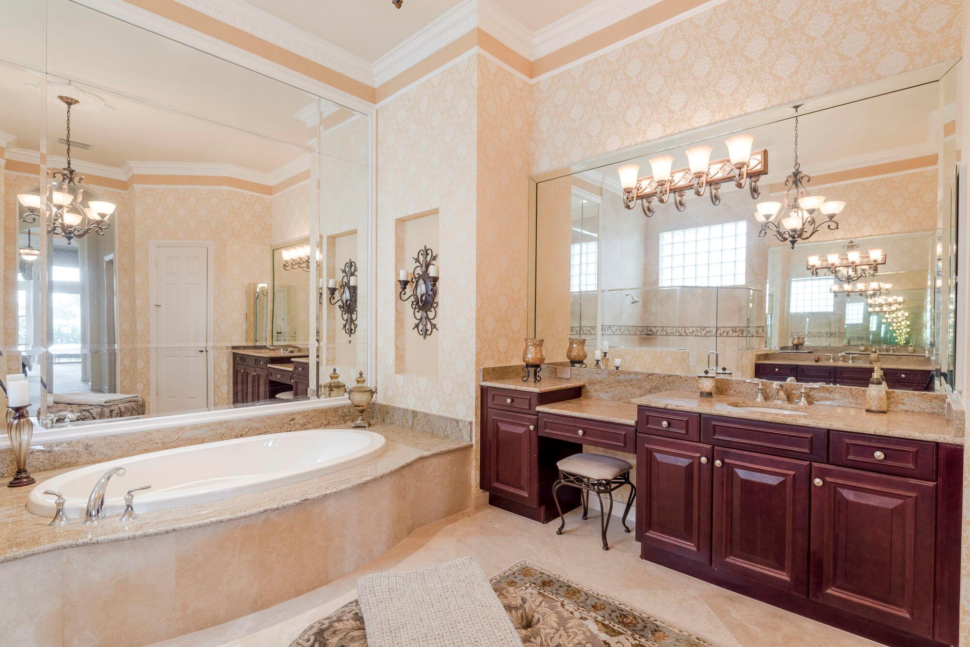 Jupiter Country Club - Residential