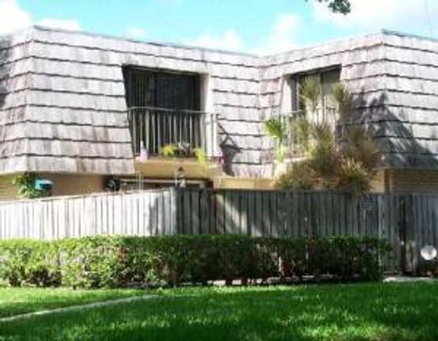 great location close to shopping, New Palm Beach Outlet Mall nearby. Price very well.