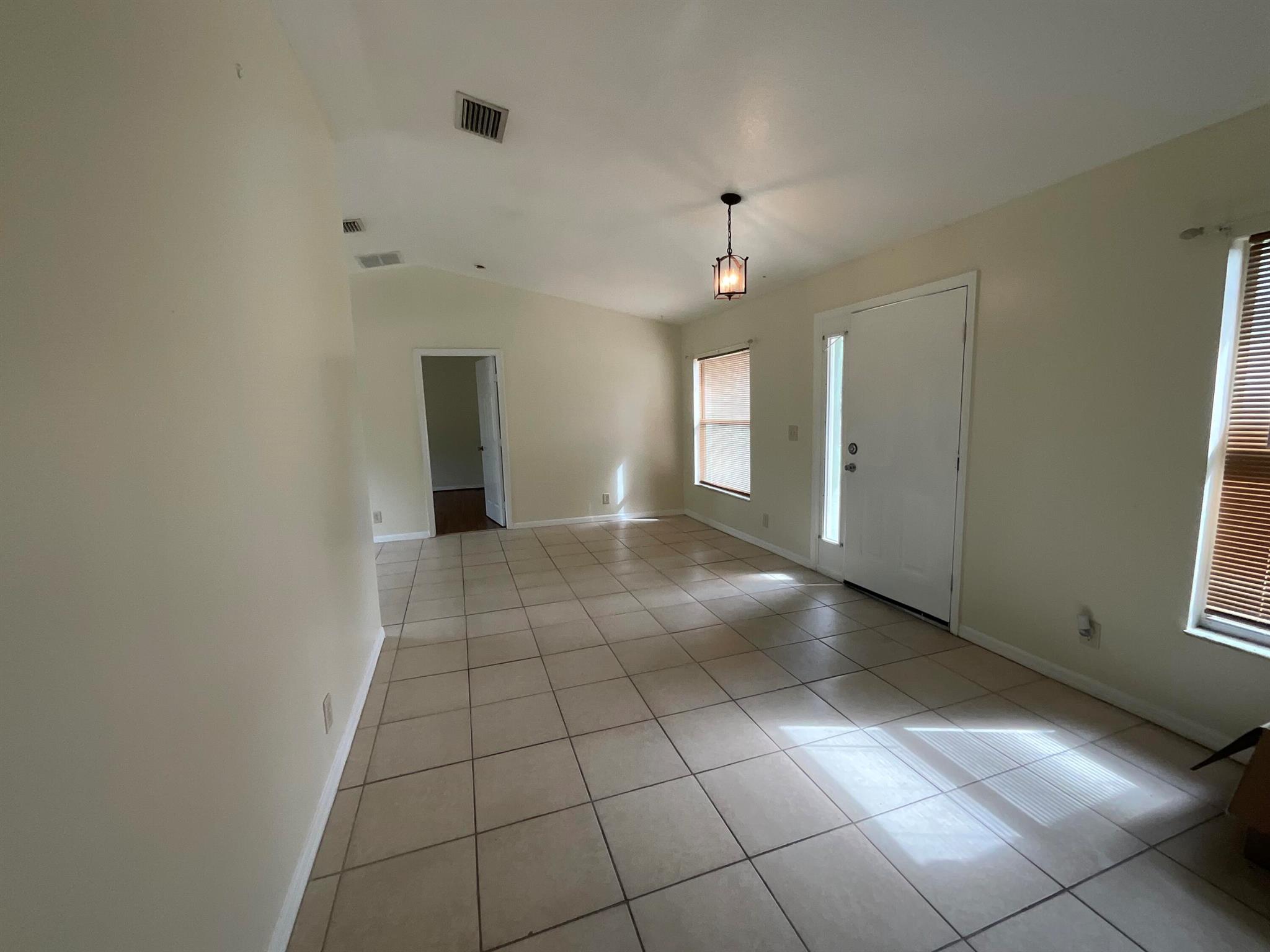 PORT ST LUCIE-SECTION 15- - Residential Lease