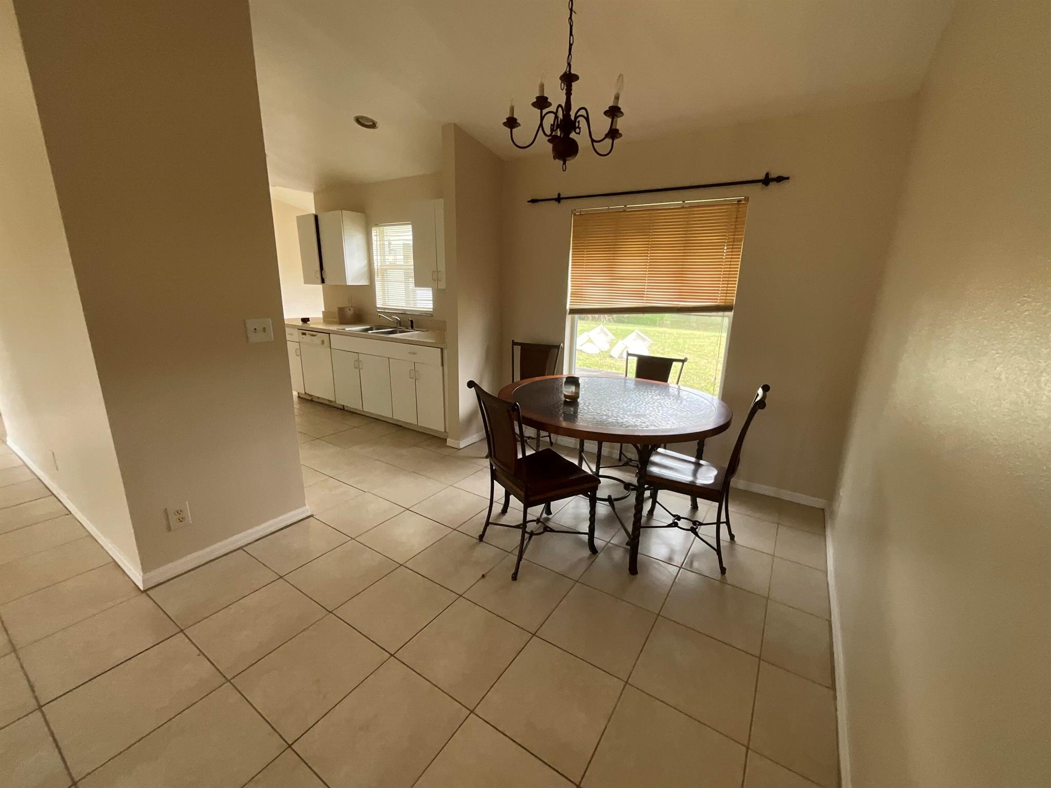 PORT ST LUCIE-SECTION 15- - Residential Lease