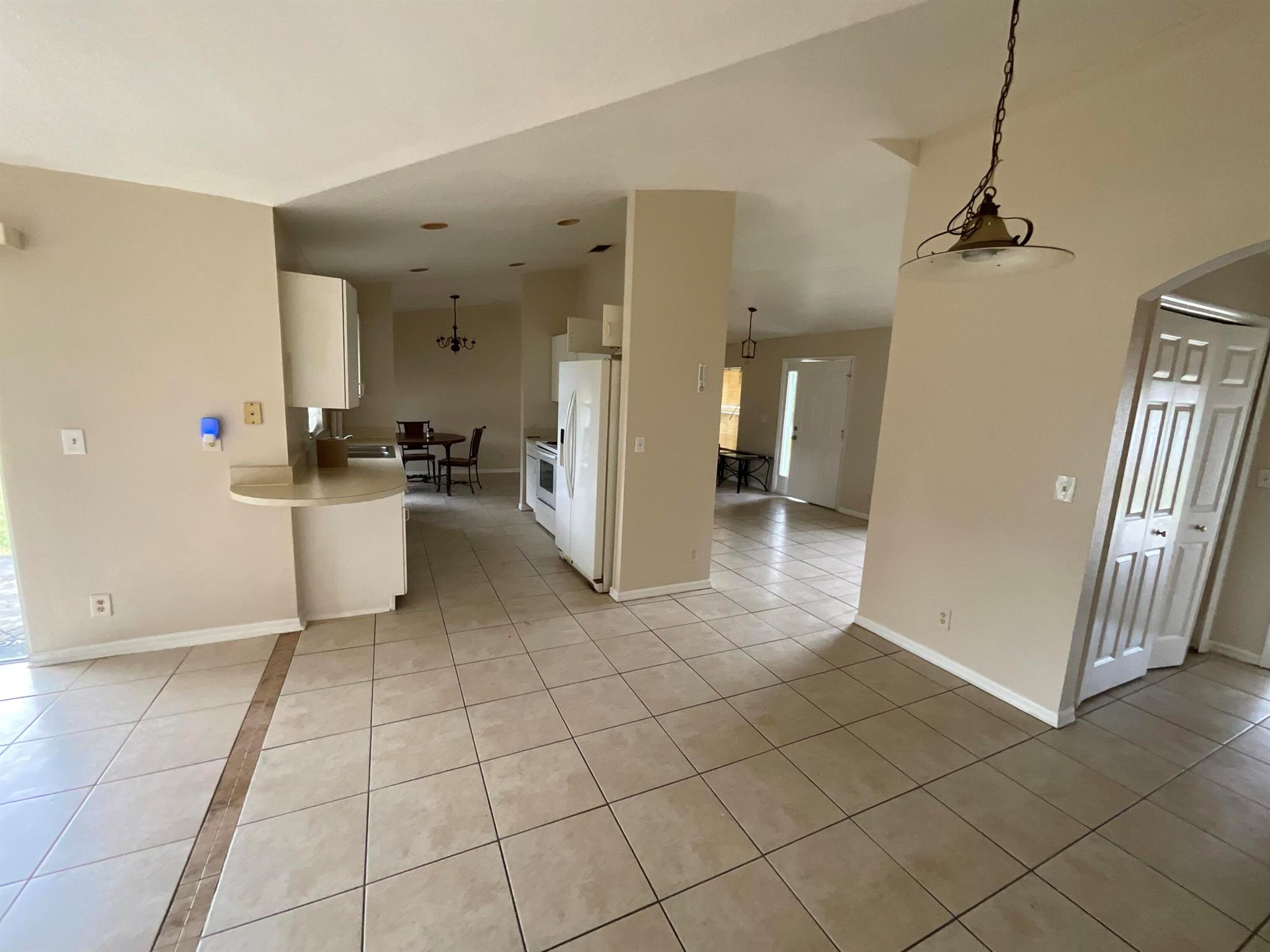 PORT ST LUCIE-SECTION 15- - Residential Lease