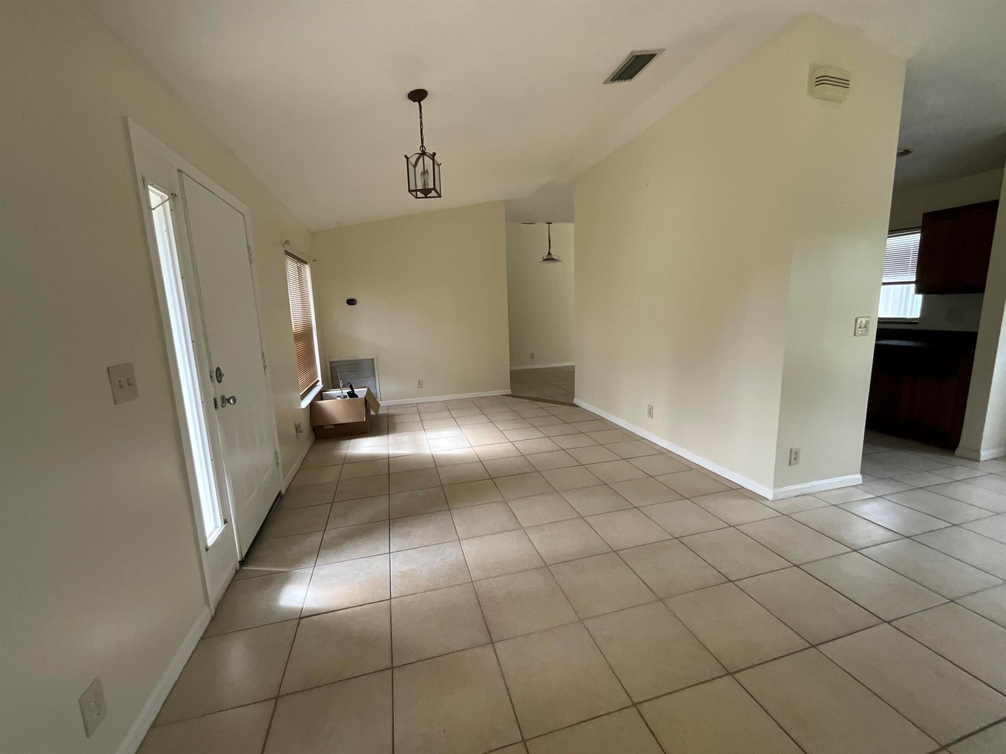 PORT ST LUCIE-SECTION 15- - Residential Lease