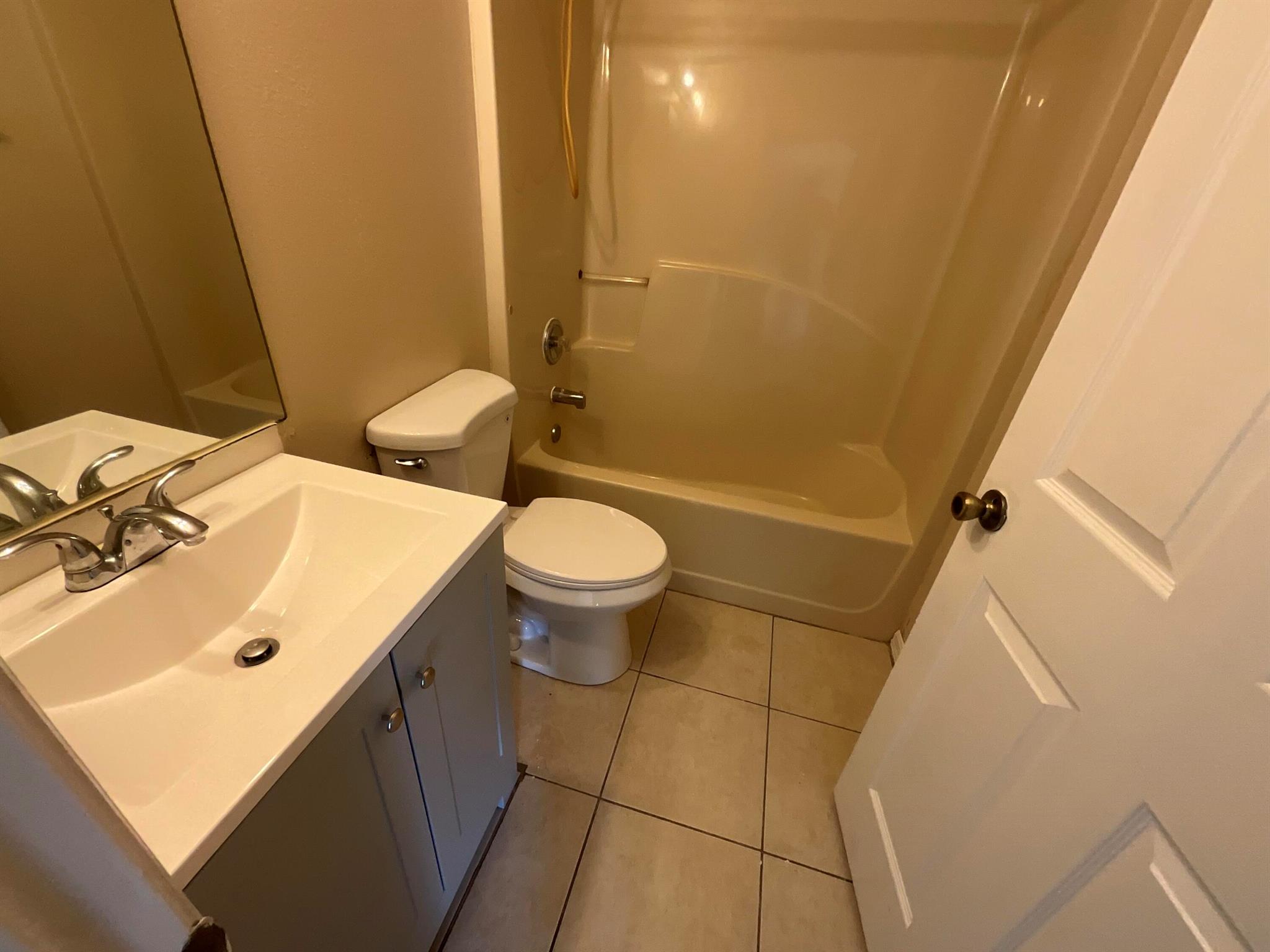 PORT ST LUCIE-SECTION 15- - Residential Lease