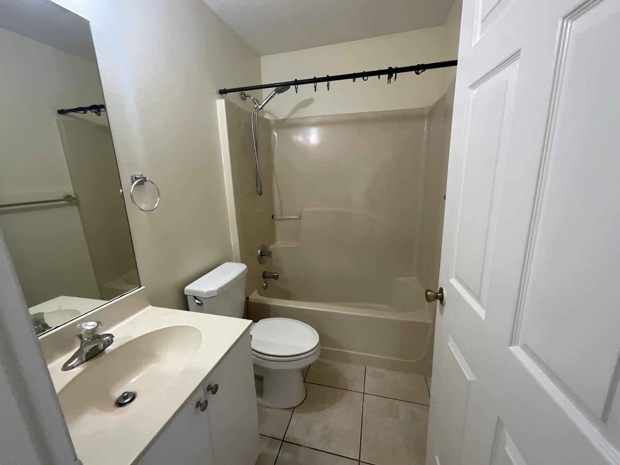 PORT ST LUCIE-SECTION 15- - Residential Lease
