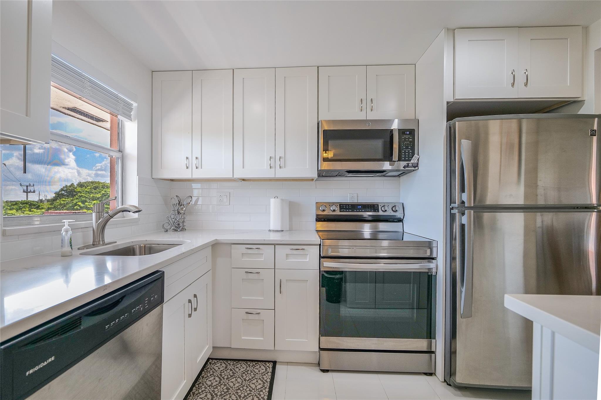 Sunrise Lakes - Residential