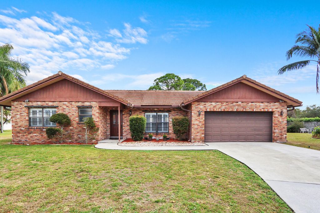 Photo of 21946 White Pine Terrace, Boca Raton, FL 33428 (MLS # R11162497)