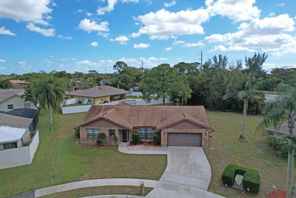 Photo of 21946 White Pine Terrace, Boca Raton, FL 33428 (MLS # R11162497)