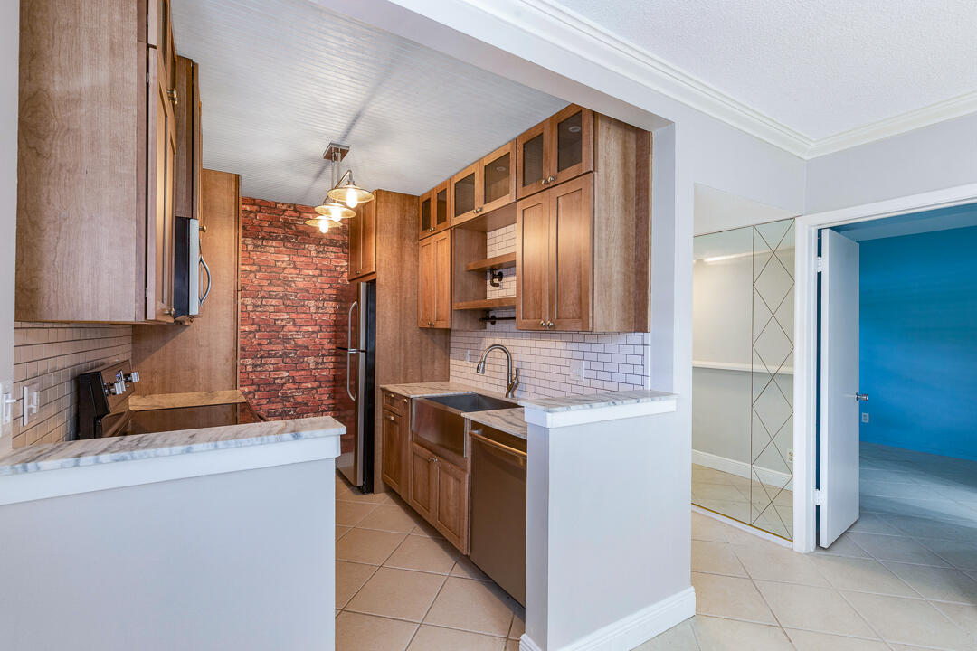 3351 Spanish Trail 115