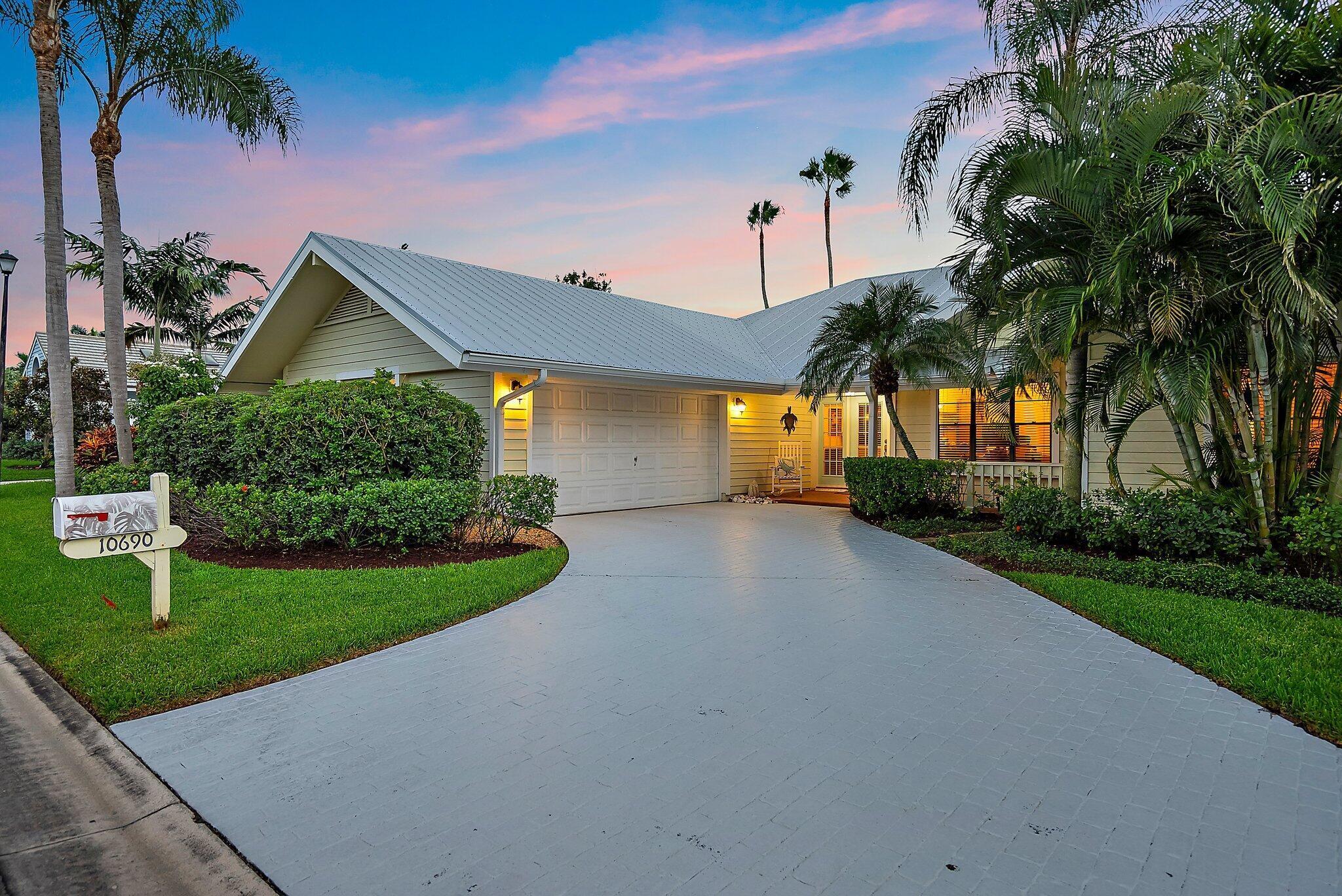 10690 SE Jupiter Narrows Drive