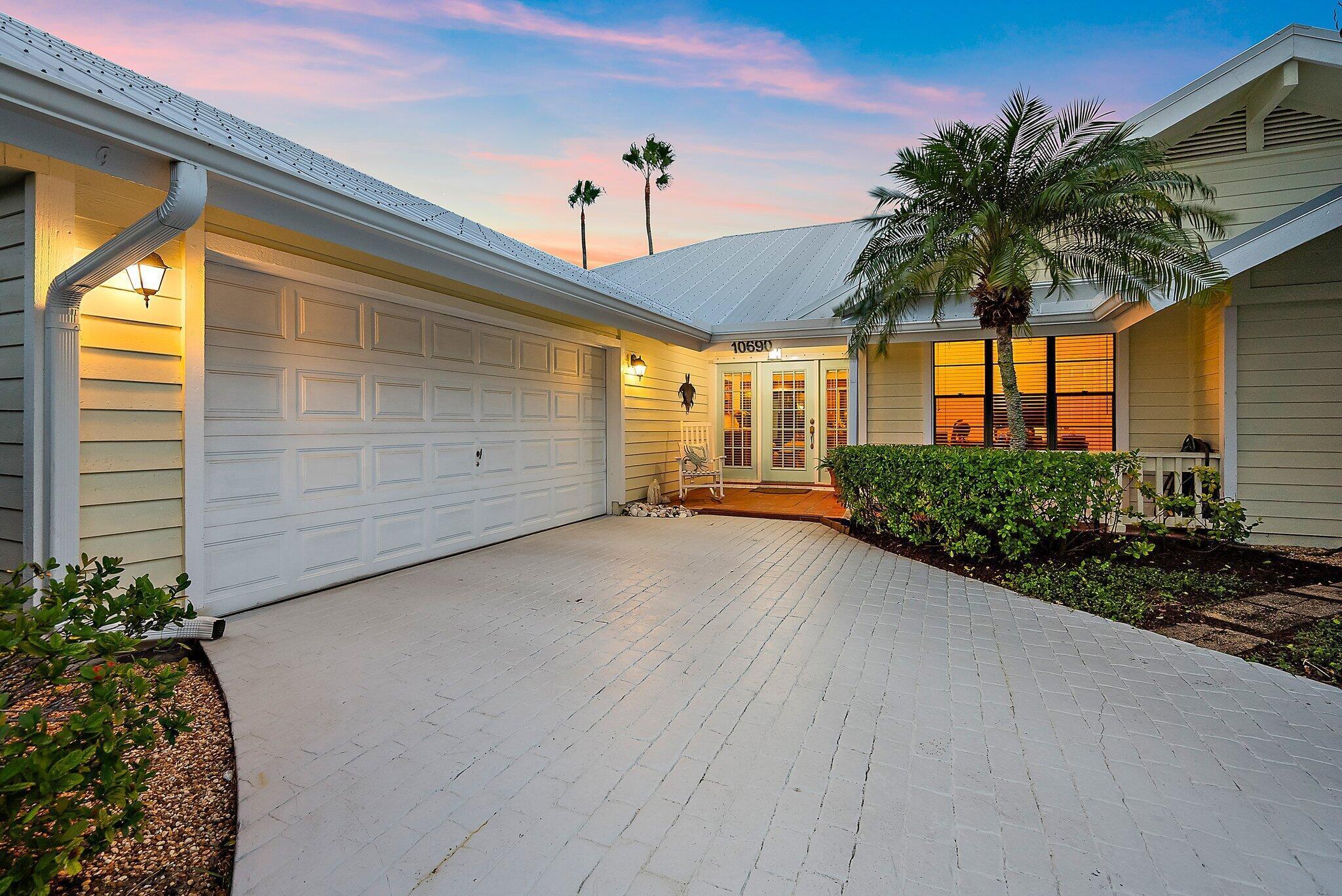 10690 SE Jupiter Narrows Drive