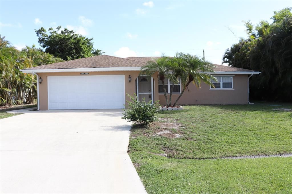 Photo of 1066 SE Shakespeare Avenue, Port Saint Lucie, FL 34983 (MLS # R10731679)