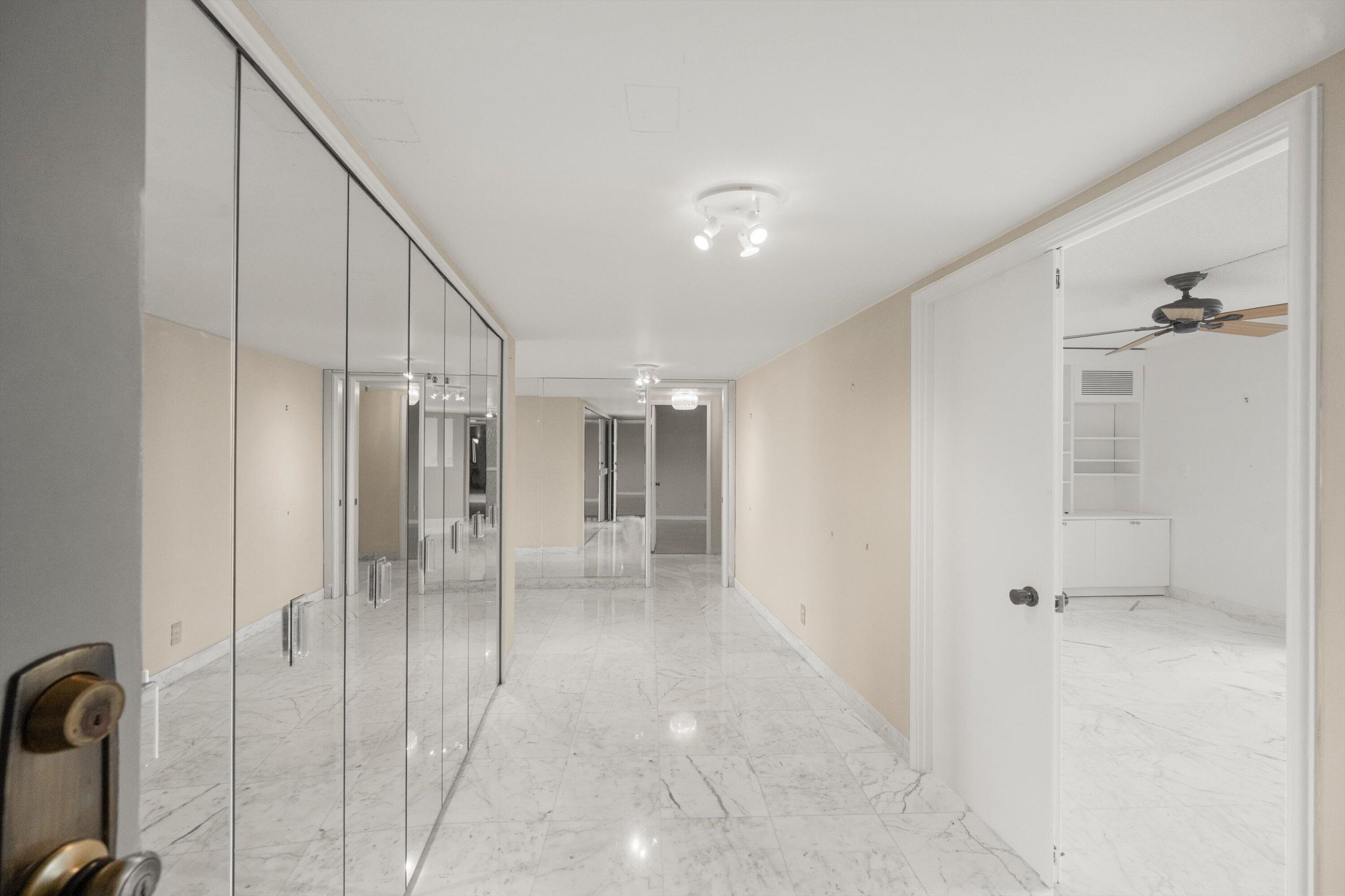 ENVOY COND DECL FILED 12-19-83 IN - Residential