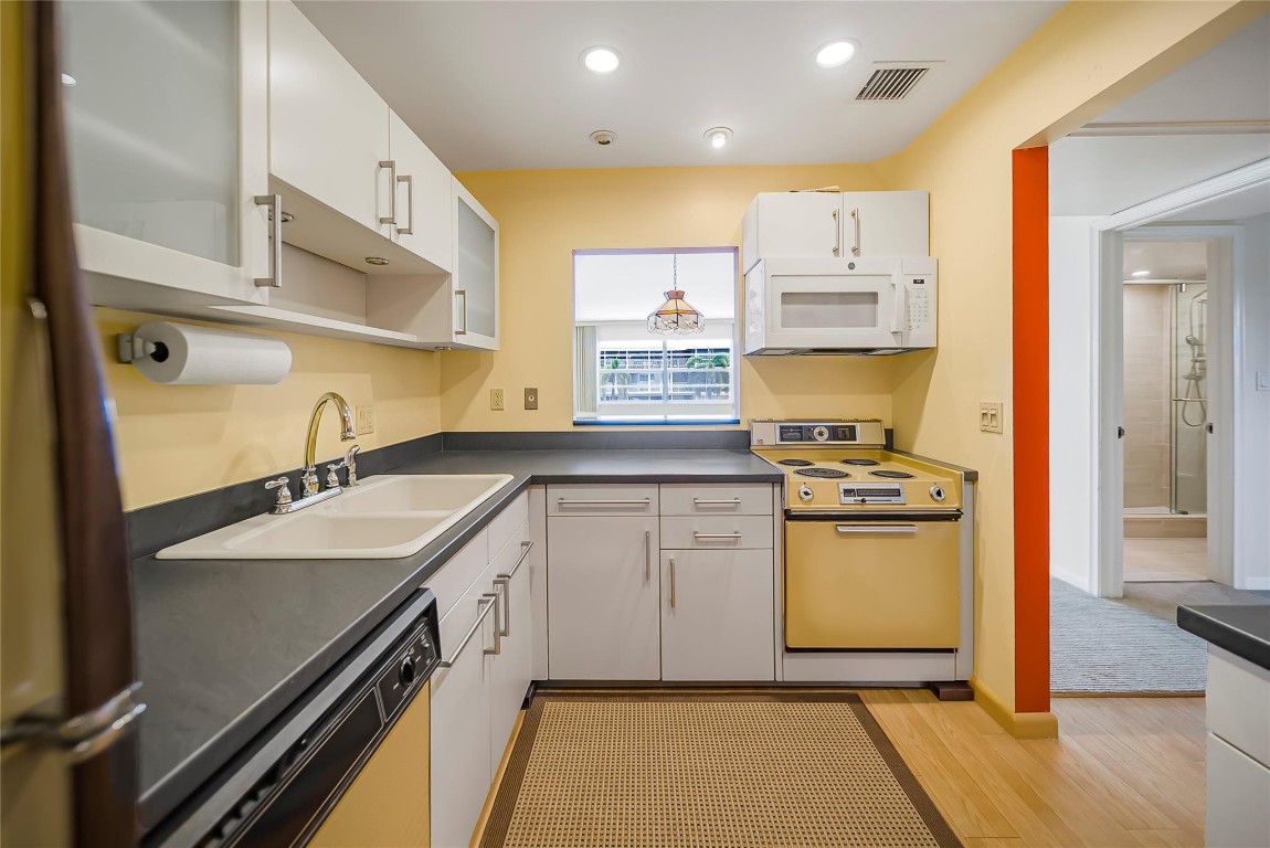 3105 NE 28th Street 2B