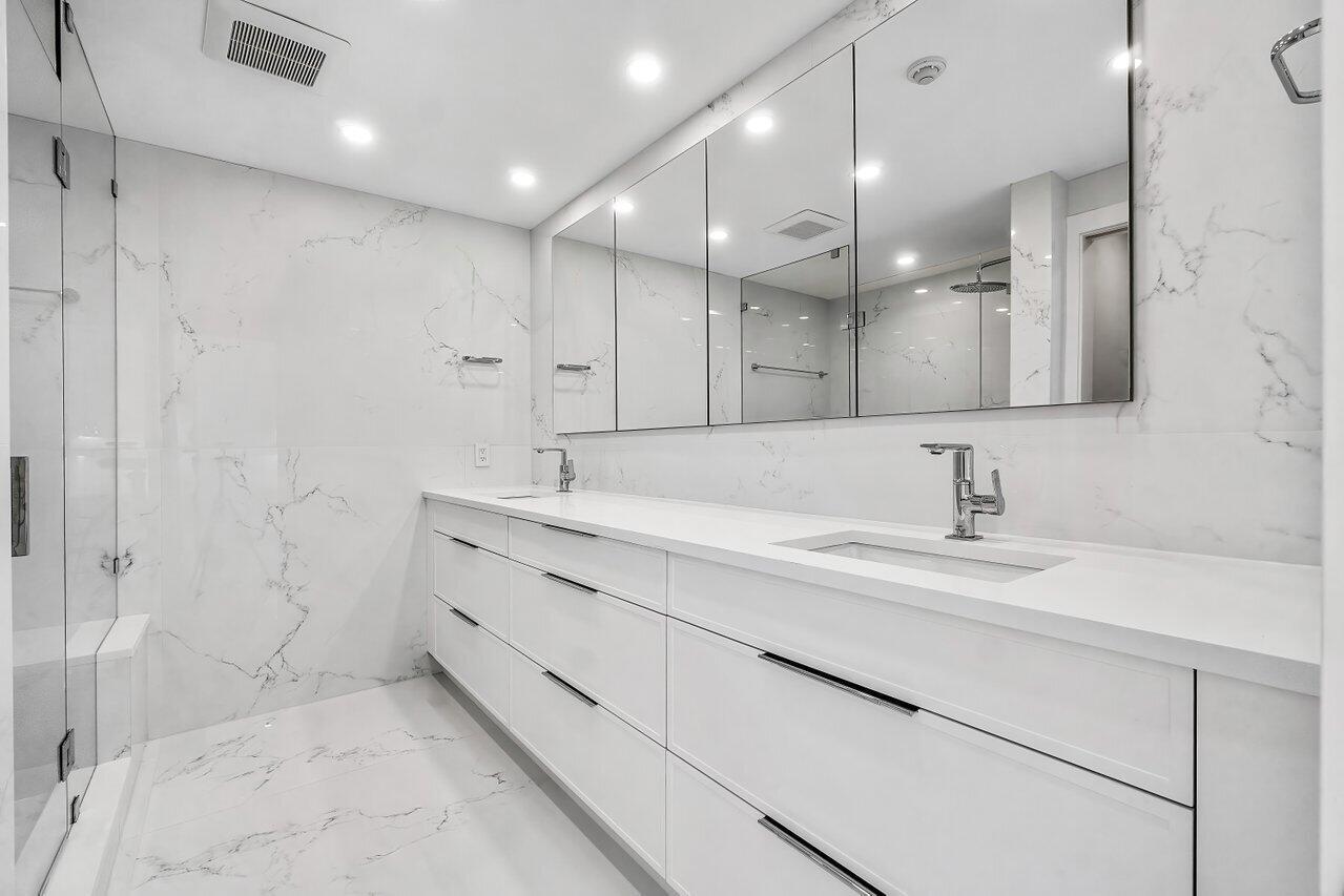 CARLYLE HOUSE CONDO - Residential