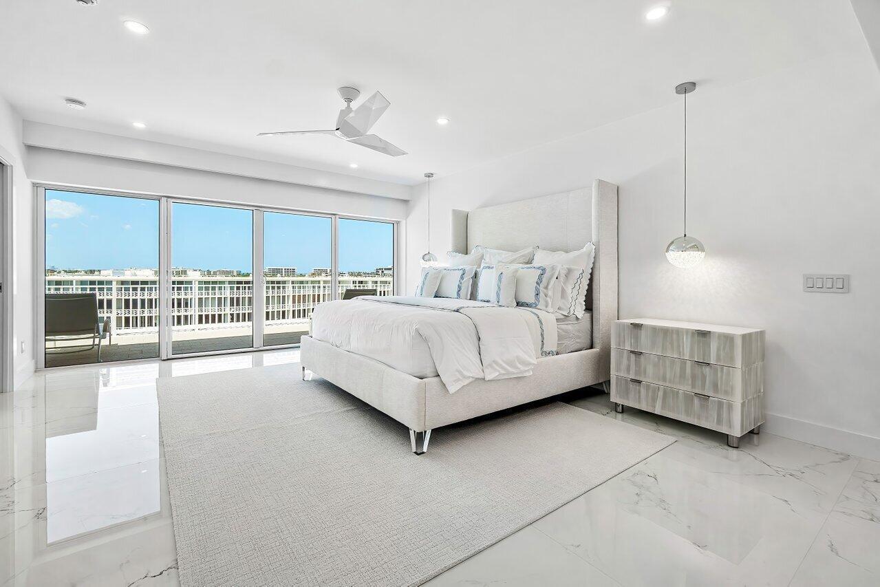 CARLYLE HOUSE CONDO - Residential