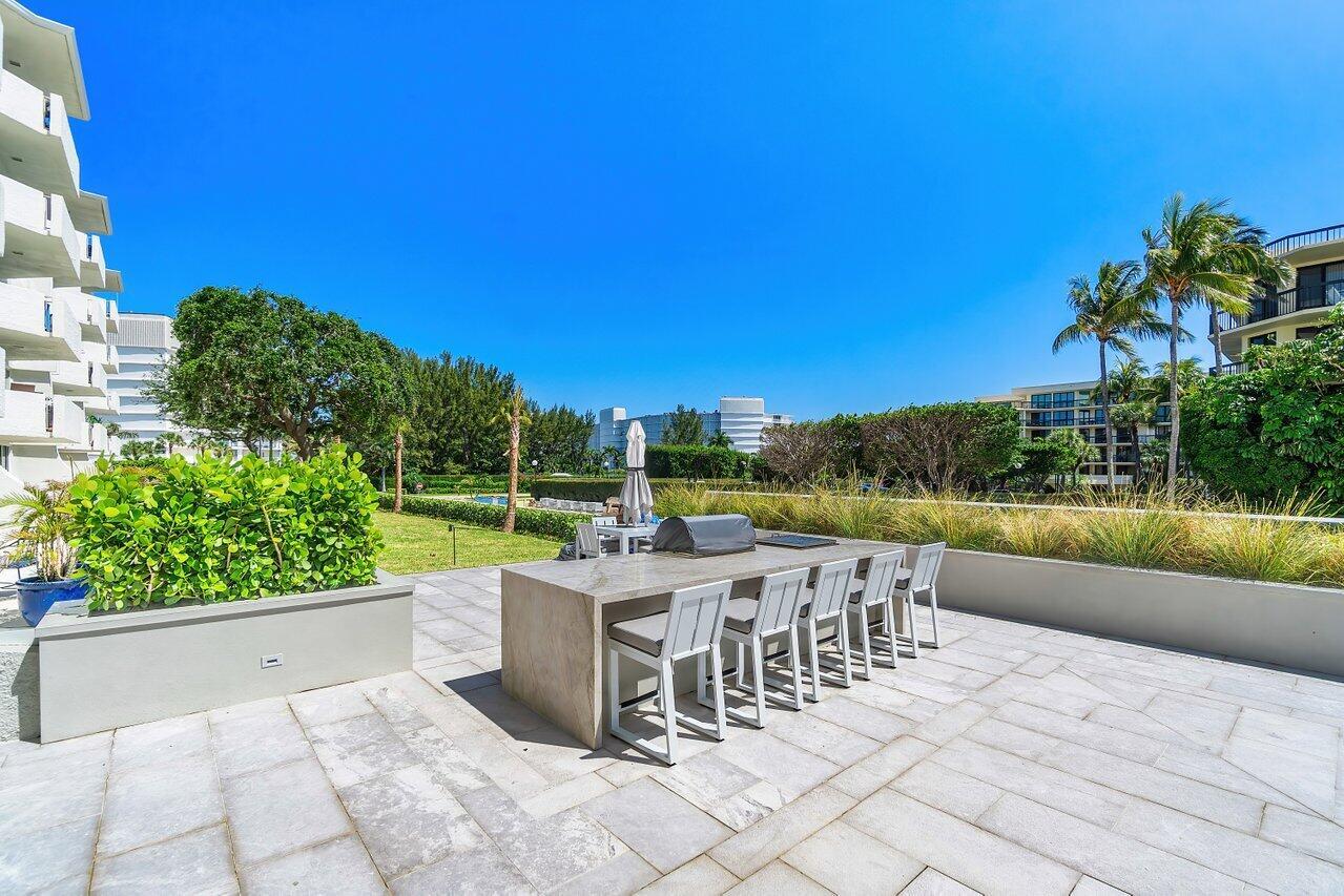 CARLYLE HOUSE CONDO - Residential