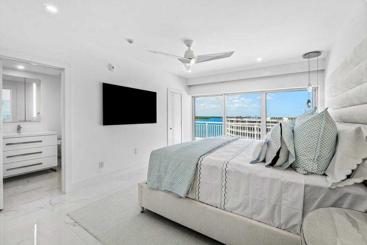 CARLYLE HOUSE CONDO - Residential