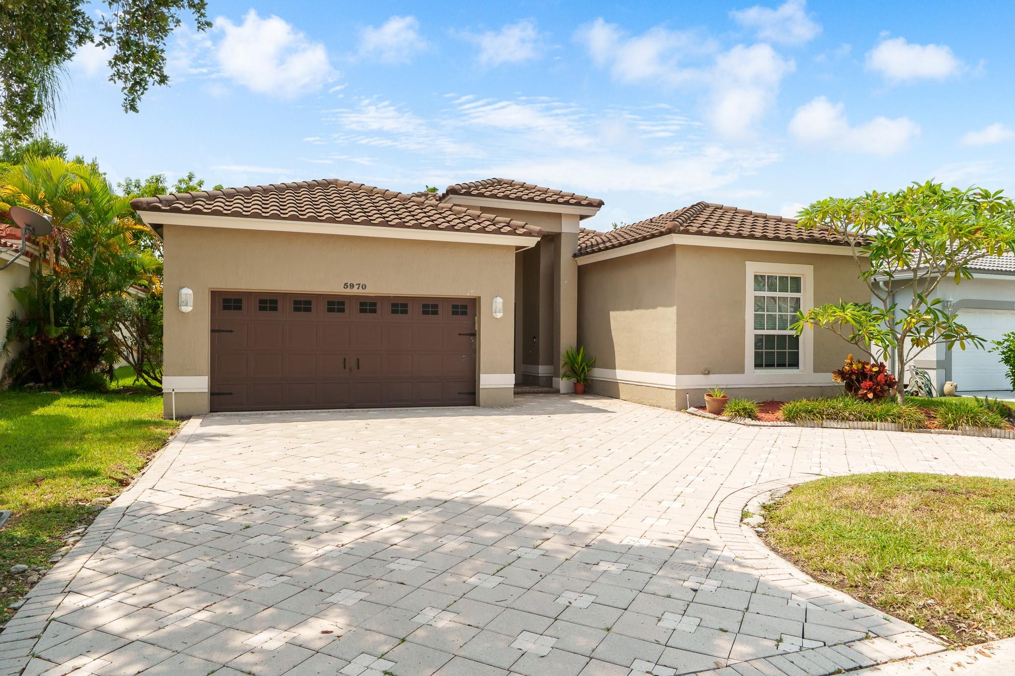 Parkwood Ix 153-28 B - Residential