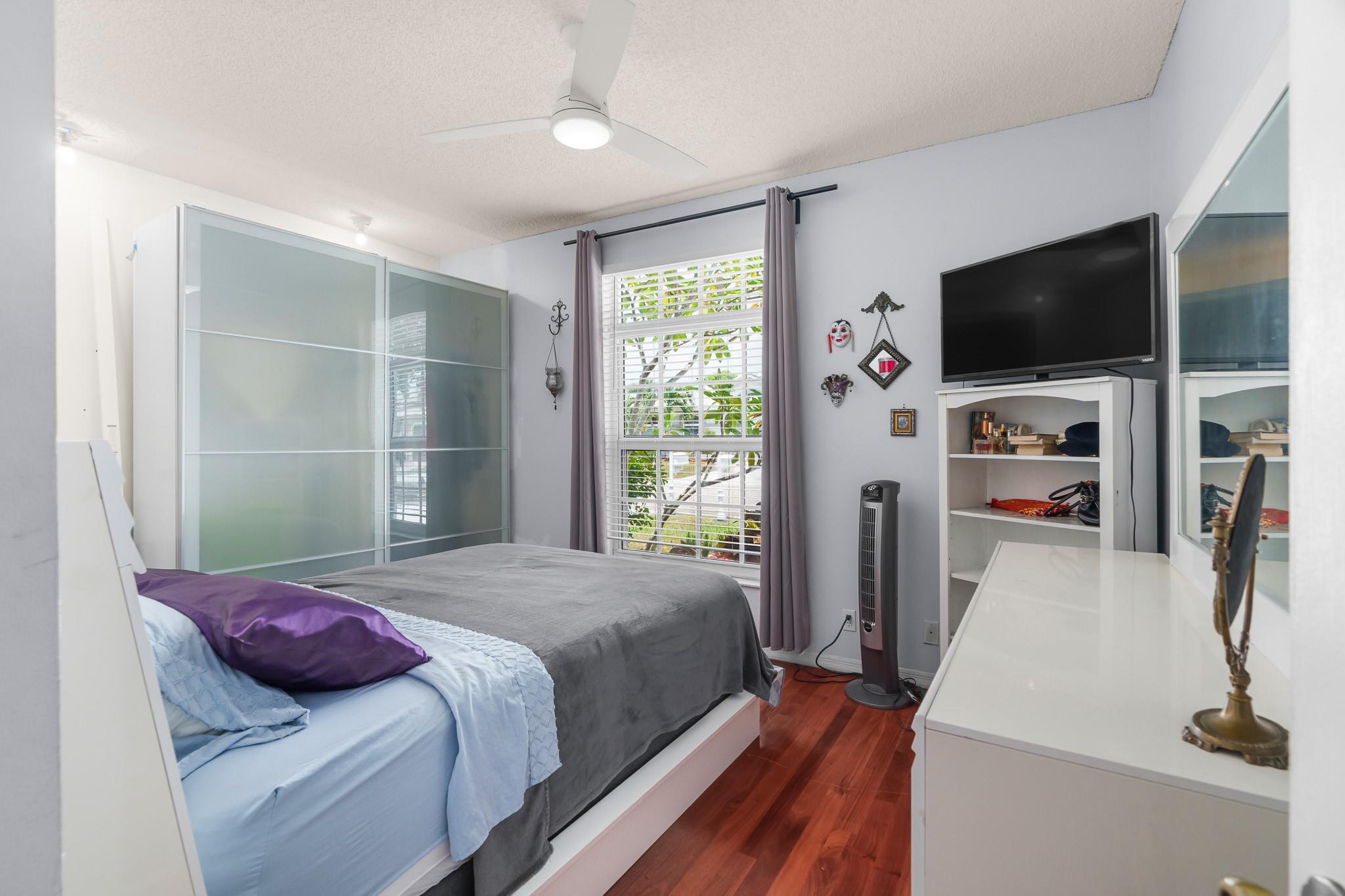 Parkwood Ix 153-28 B - Residential