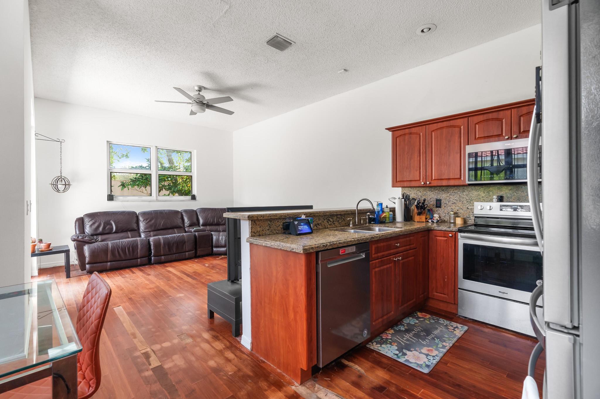 Parkwood Ix 153-28 B - Residential