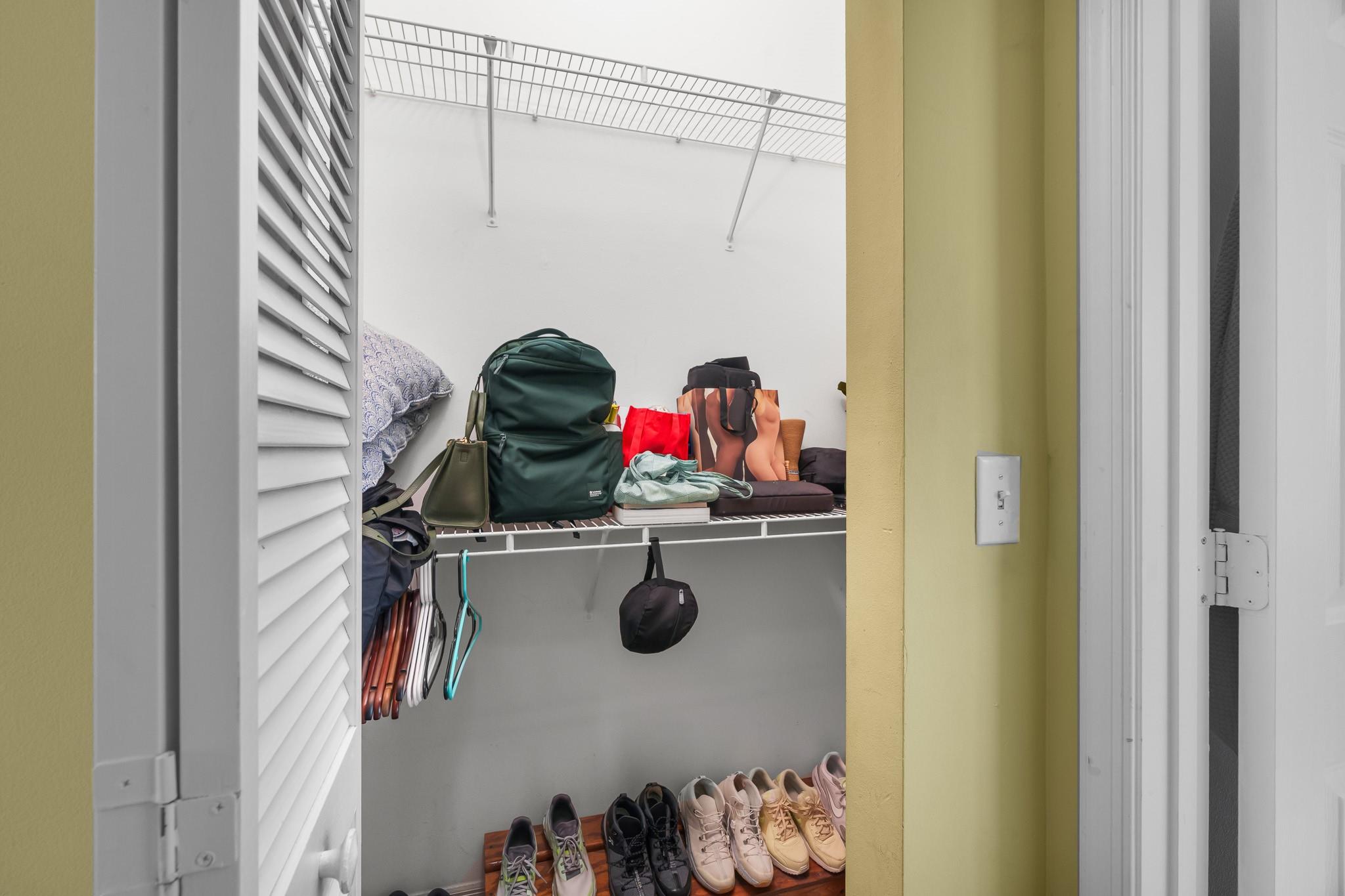 Parkwood Ix 153-28 B - Residential