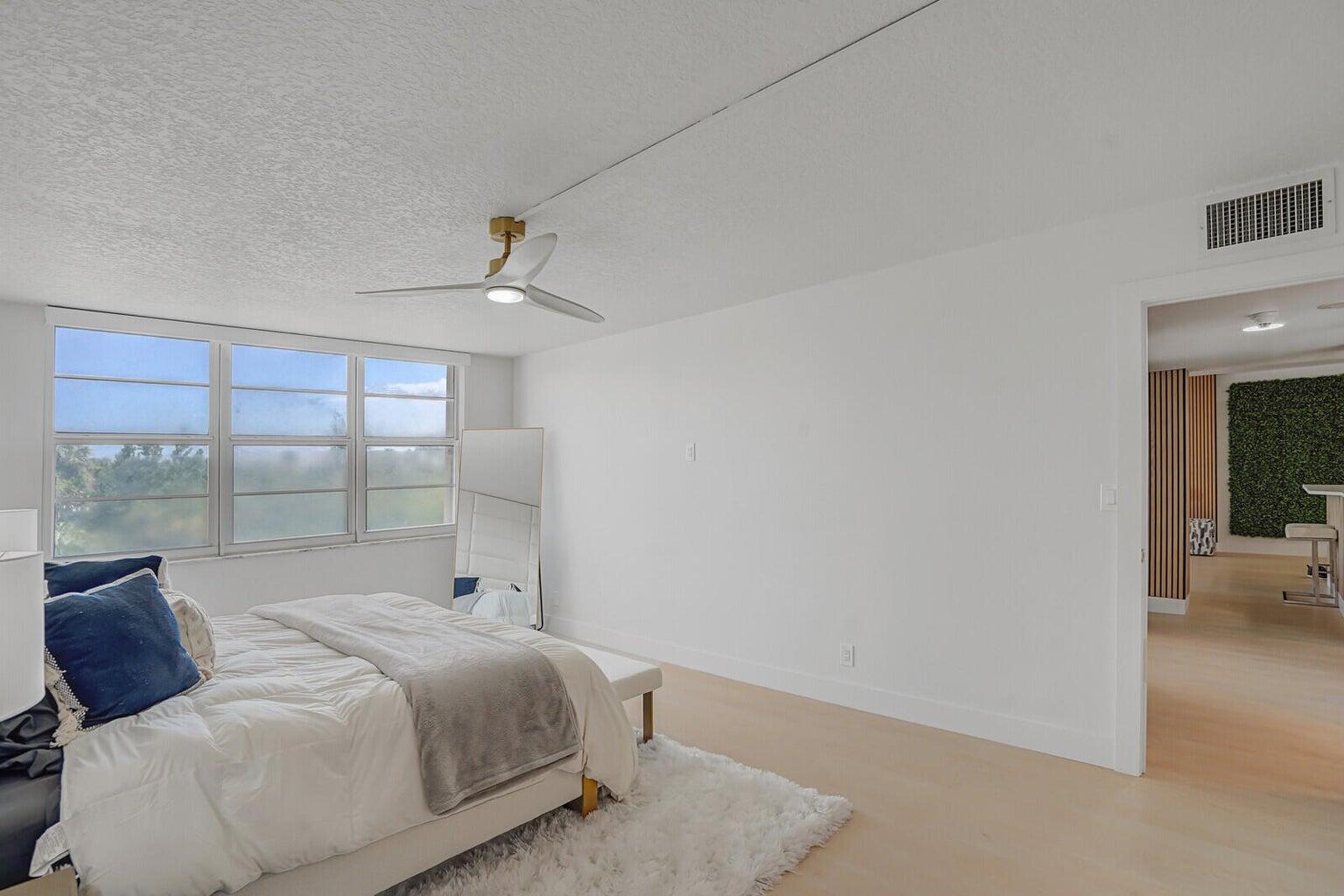 BOCA TOWERS CONDO PORTION - Residential Lease