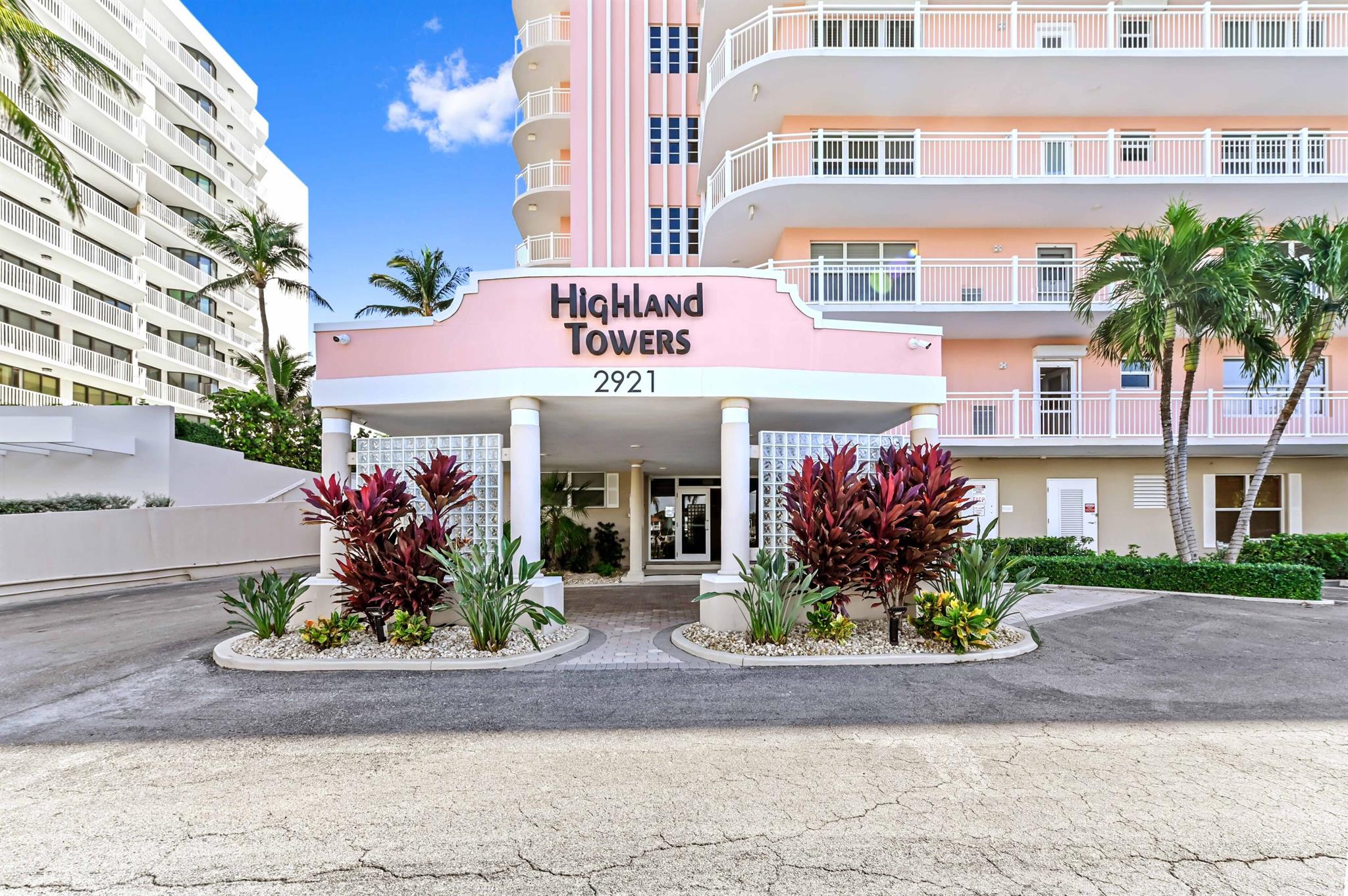 HIGHLAND TOWERS INC - Residential Lease