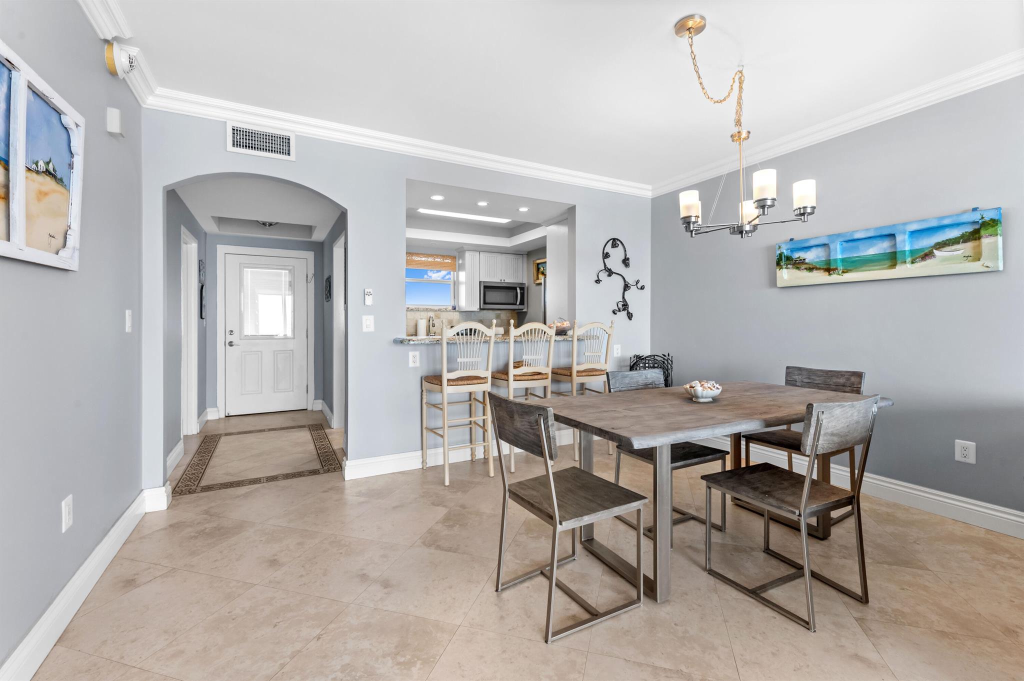 HIGHLAND TOWERS INC - Residential Lease