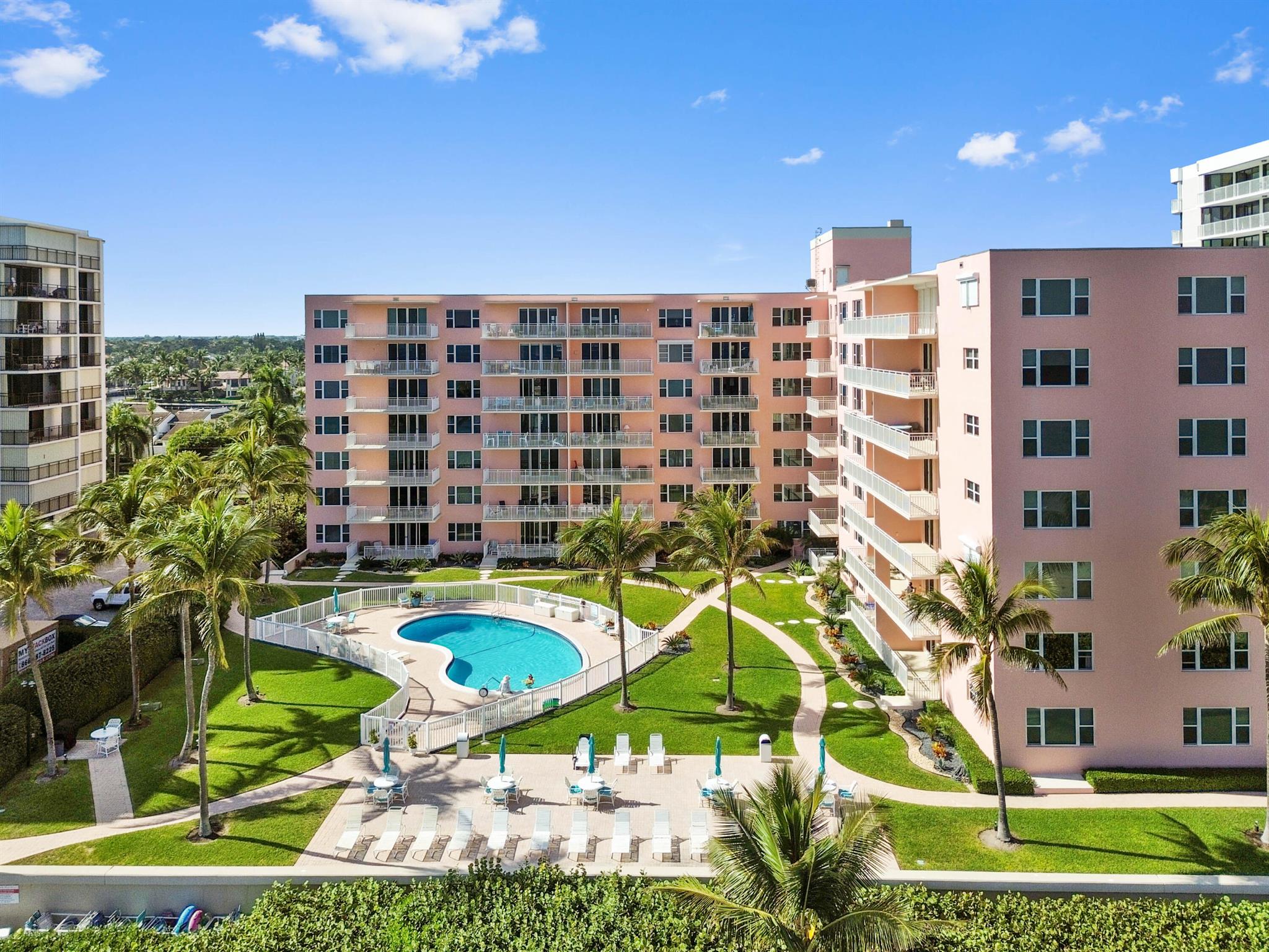 HIGHLAND TOWERS INC - Residential Lease