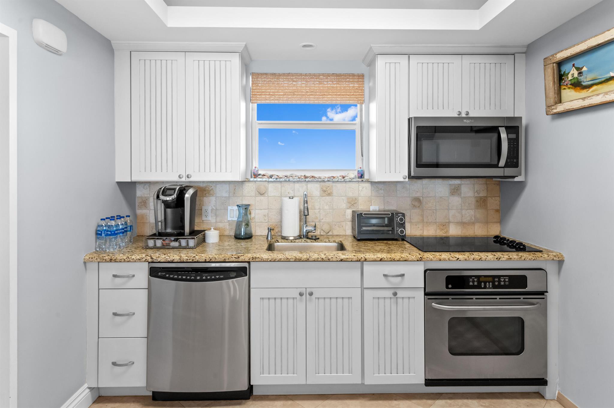 HIGHLAND TOWERS INC - Residential Lease