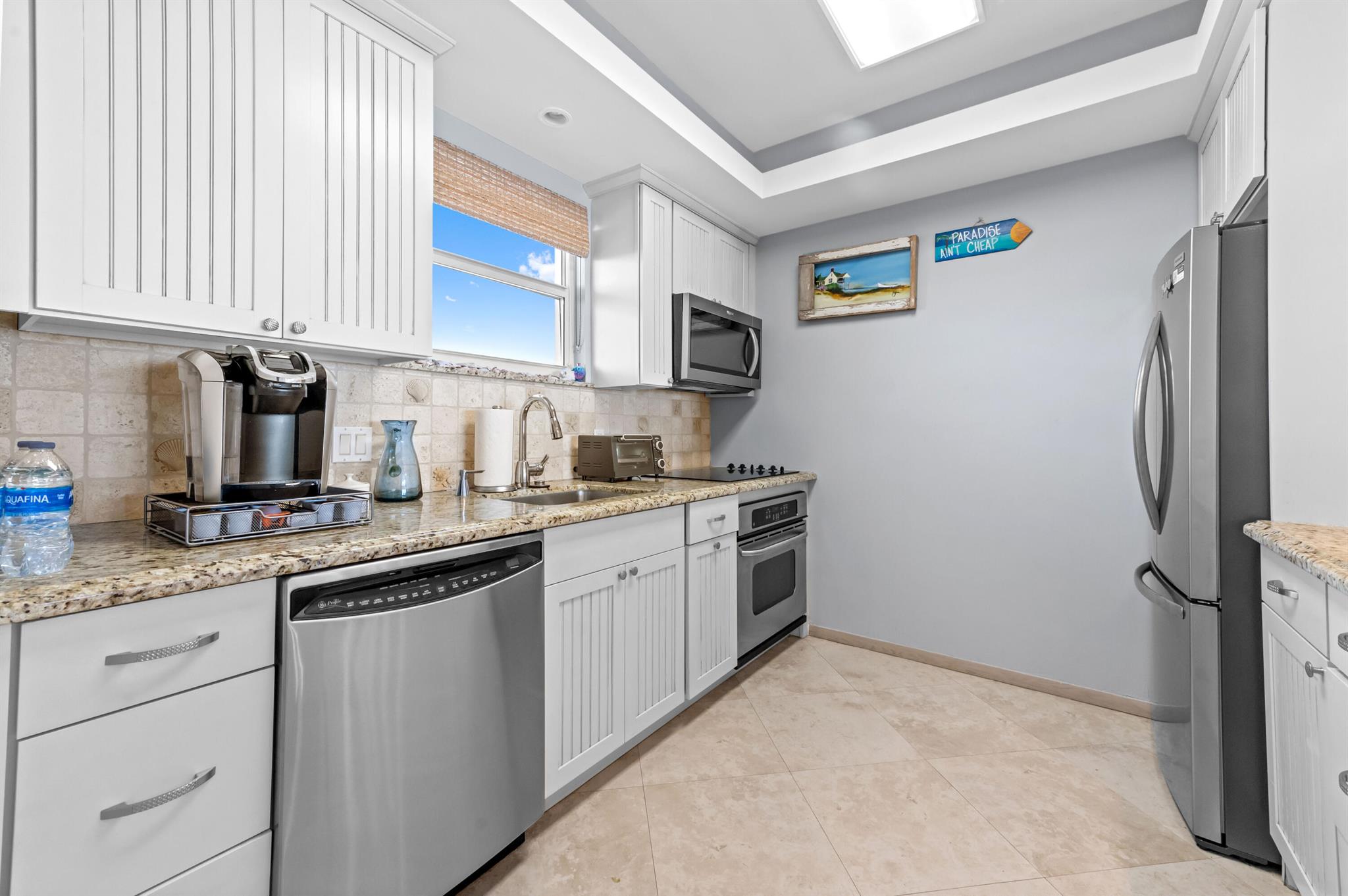 HIGHLAND TOWERS INC - Residential Lease