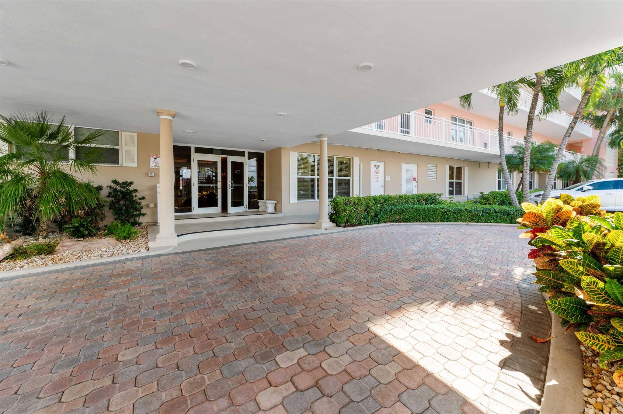 HIGHLAND TOWERS INC - Residential Lease