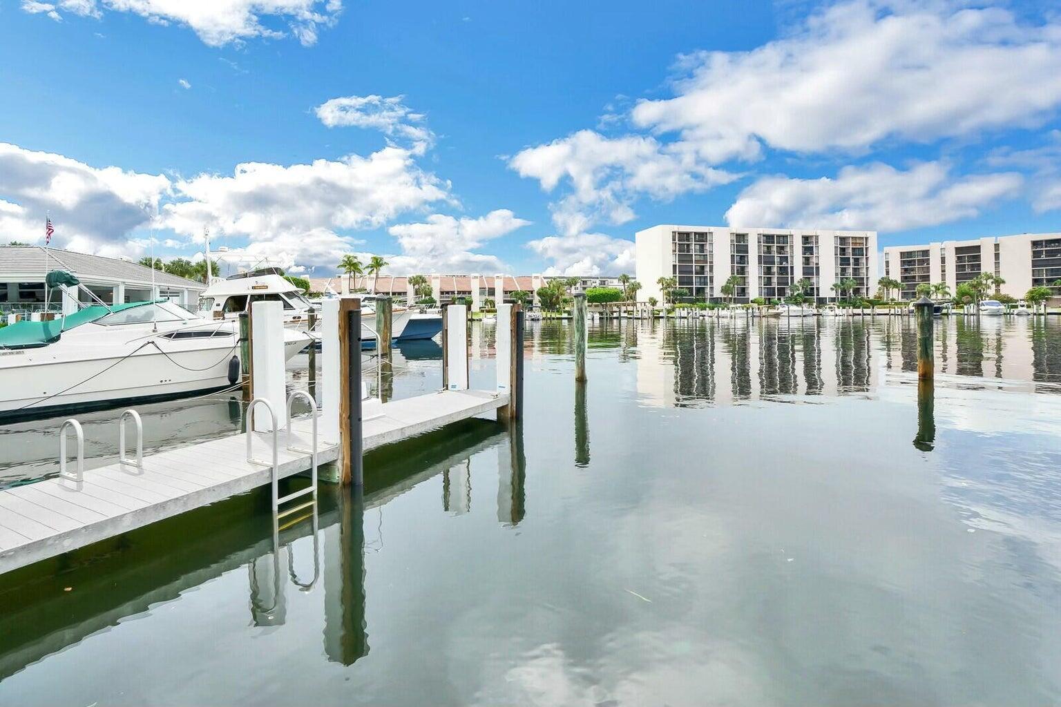 YACHT & RACQUET CLUB OF BOCA RATON CONDO - Residential
