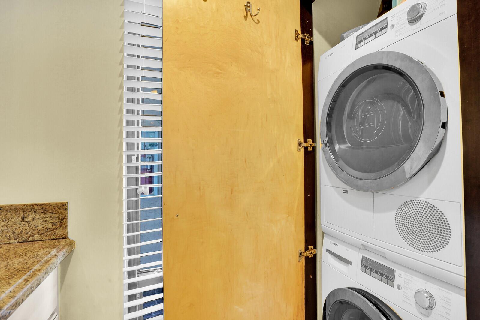 YACHT & RACQUET CLUB OF BOCA RATON CONDO - Residential