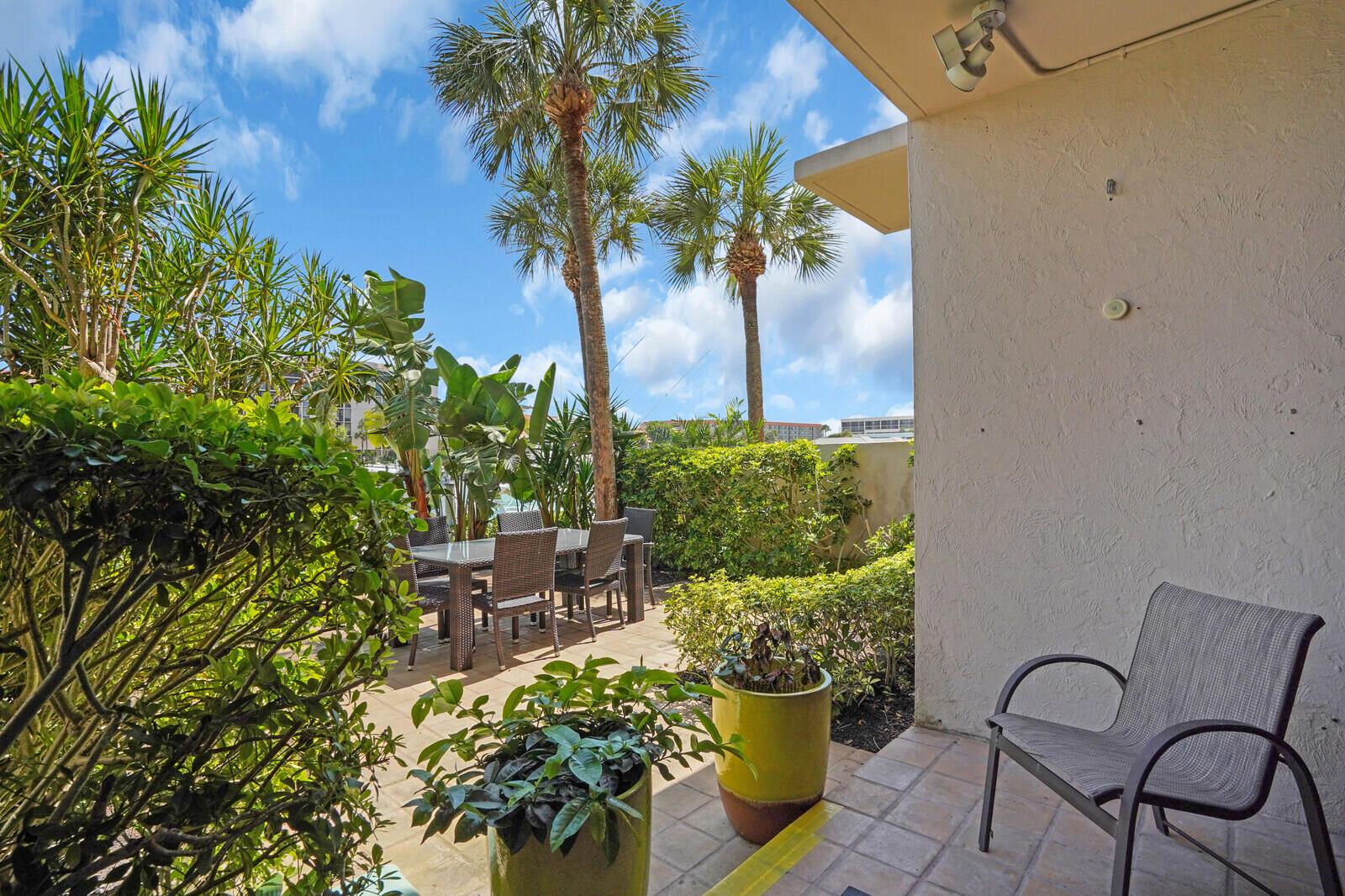 YACHT & RACQUET CLUB OF BOCA RATON CONDO - Residential