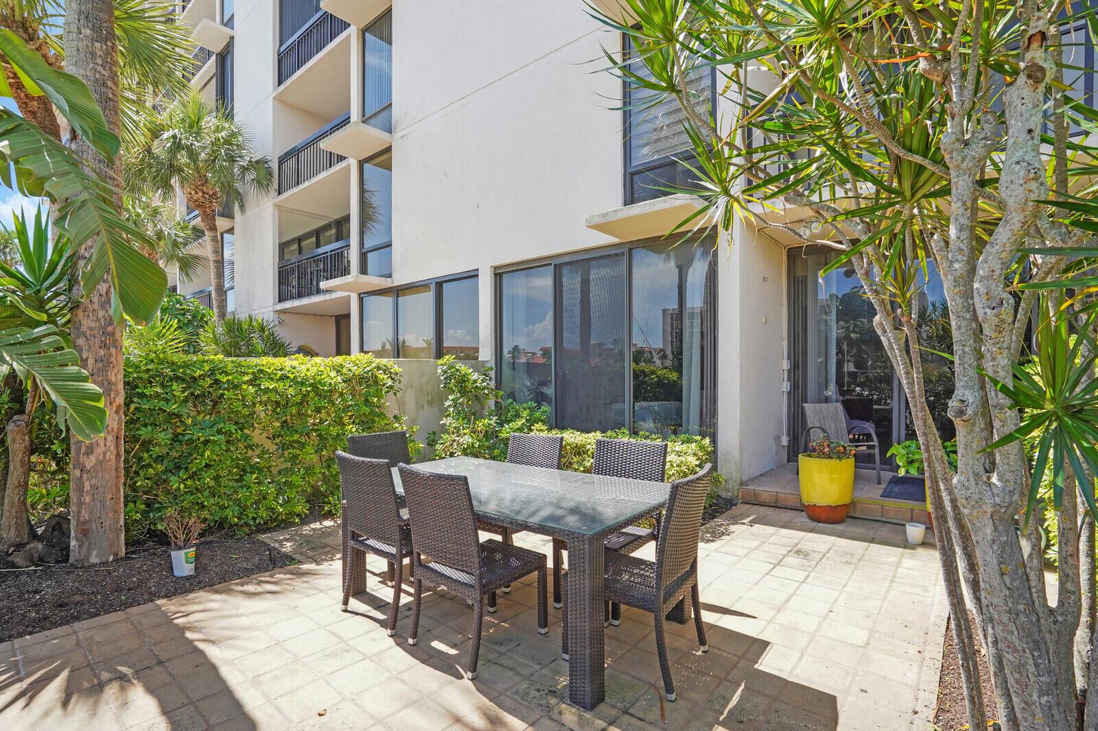 YACHT & RACQUET CLUB OF BOCA RATON CONDO - Residential