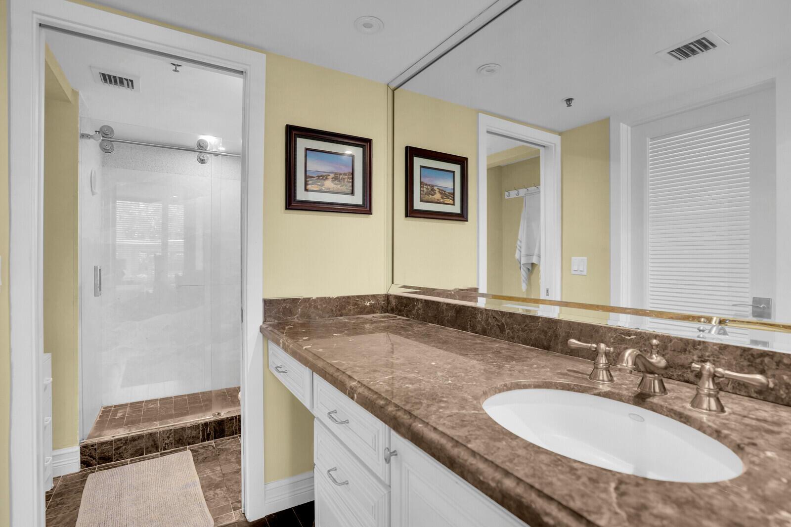 YACHT & RACQUET CLUB OF BOCA RATON CONDO - Residential