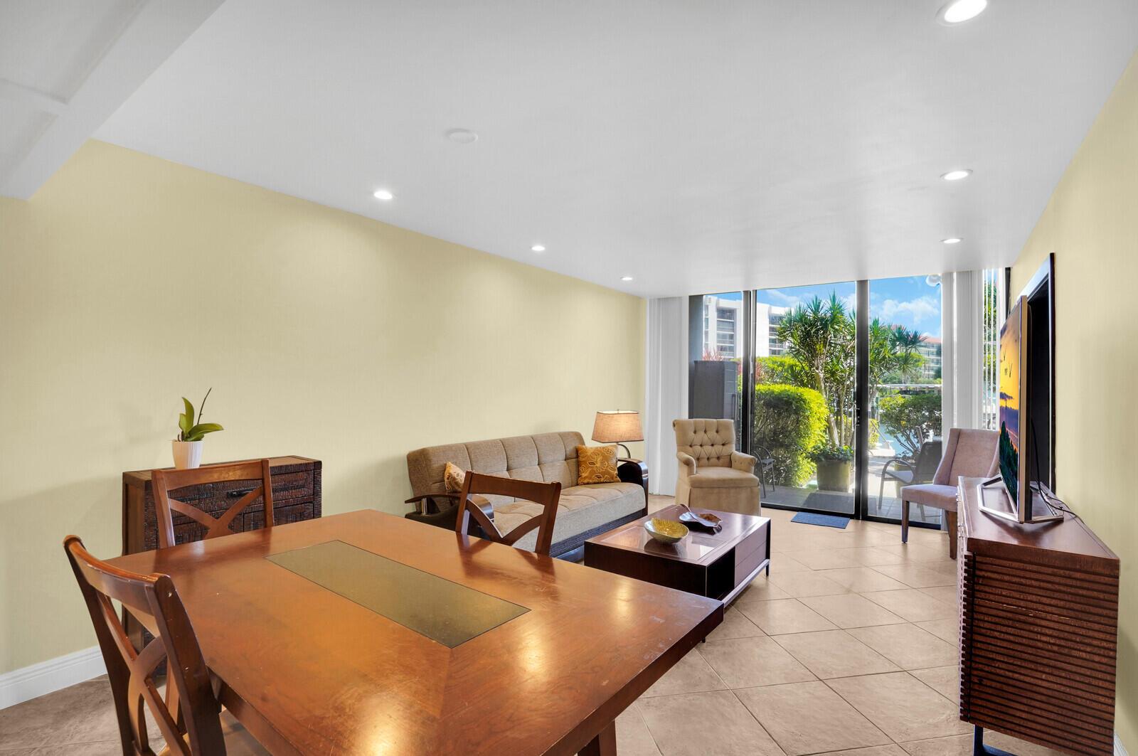 YACHT & RACQUET CLUB OF BOCA RATON CONDO - Residential