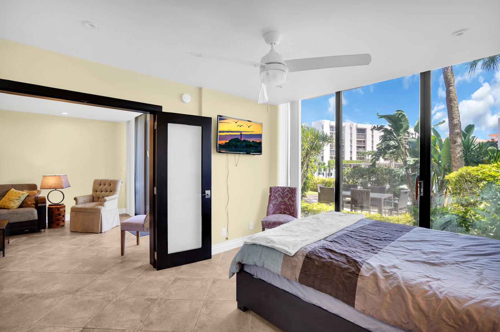 YACHT & RACQUET CLUB OF BOCA RATON CONDO - Residential